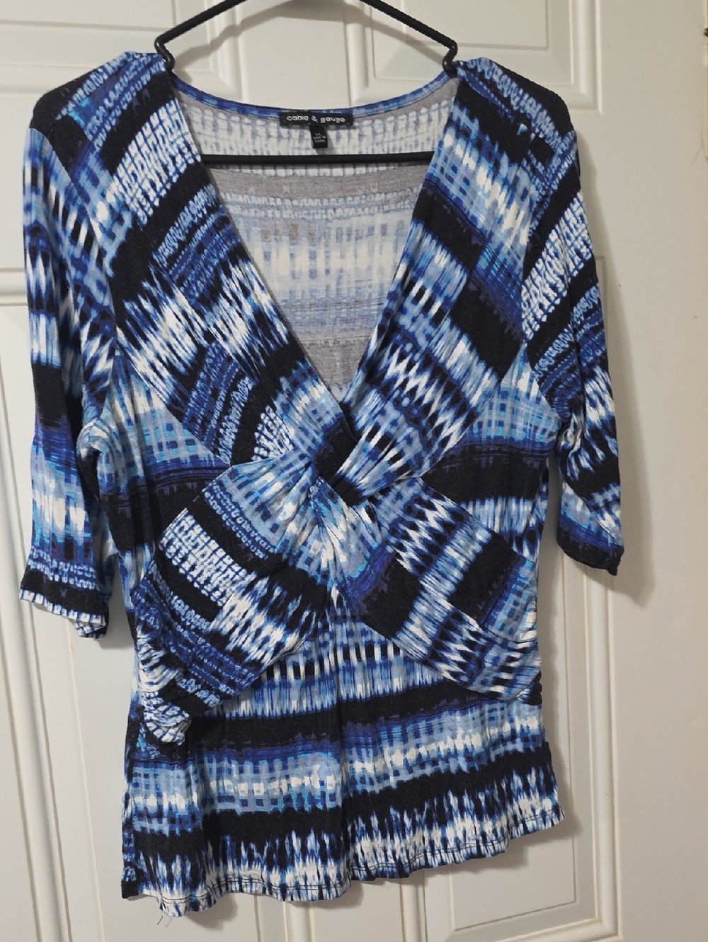 Cable & Gauge Blue Black White Abstract V-Neck Top
